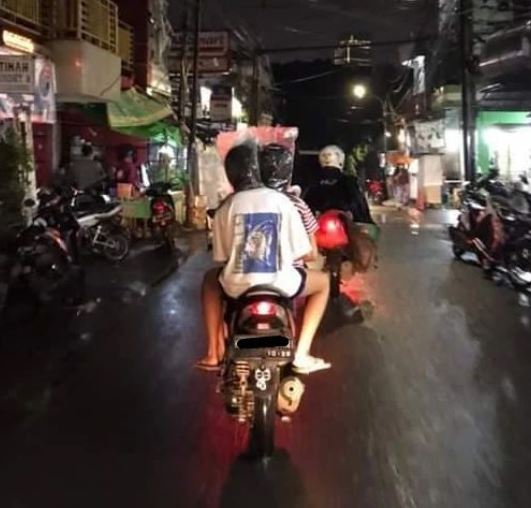 orang akali benda jadi payung © 2022 Instagram  orang akali benda jadi payung © 2022 Instagram