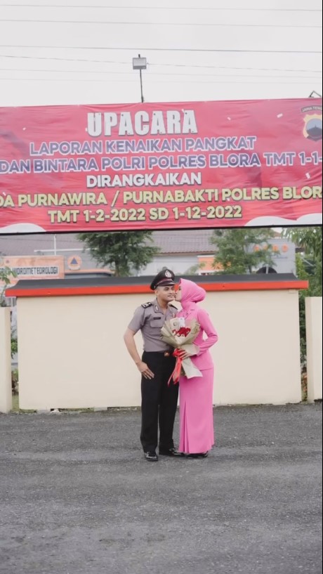 Yeni Inka seragam bhayangkari © berbagai sumber Yeni Inka seragam bhayangkari © berbagai sumber