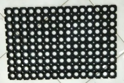 Kerajinan dari ban bekas  © 2023 brilio.net