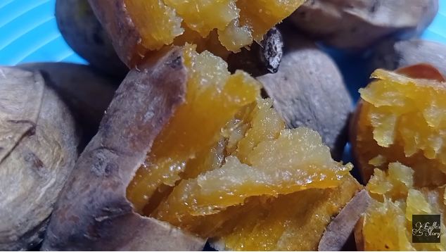 Trik memanggang ubi cilembu agar matang merata dan madu alaminya keluar