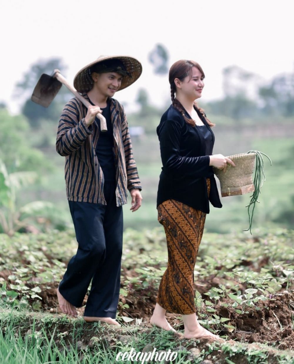 Potret prewedding aktor Reiner Manopo © 2023 brilio.net Potret prewedding aktor Reiner Manopo © 2023 brilio.net