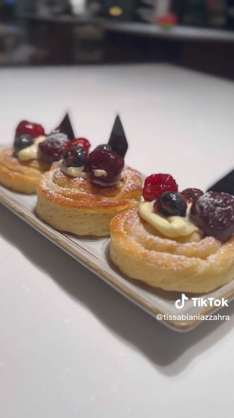 10 Kreasi dessert ala Tissa Biani ini platingnya ciamik, bikin nggak tega makan