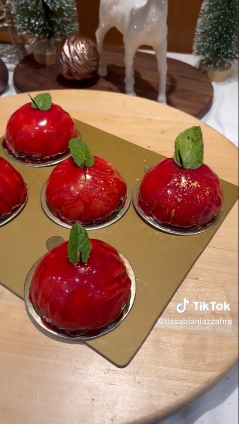 10 Kreasi dessert ala Tissa Biani ini platingnya ciamik, bikin nggak tega makan