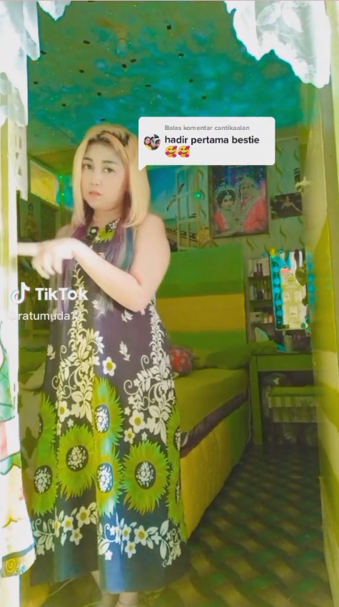 rumah triplek bertema Keroppi © TikTok/@ratumuda12