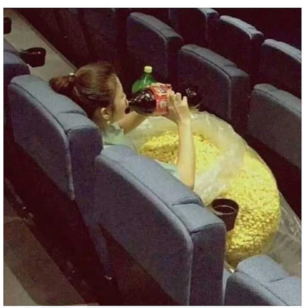 suka duka nonton di bioskop © berbagai sumber suka duka nonton di bioskop © berbagai sumber