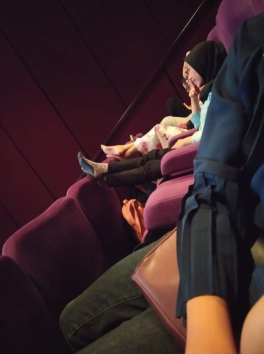 suka duka nonton di bioskop © berbagai sumber suka duka nonton di bioskop © berbagai sumber