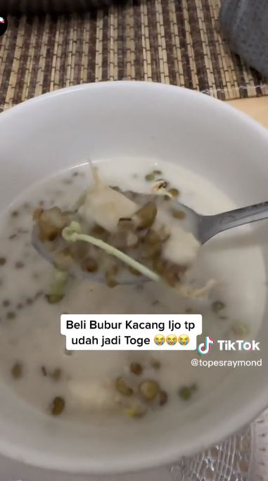 Bikin nyesek, niat beli bubur kacang hijau pria ini malah dapat isian tak terduga