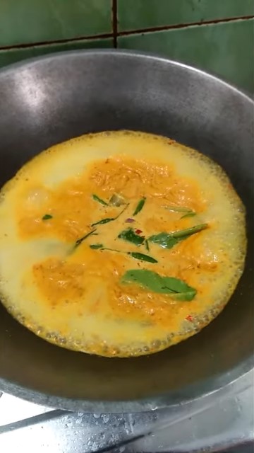 Tak perlu sering diaduk, ini trik agar santan tidak mudah pecah saat masak gulai