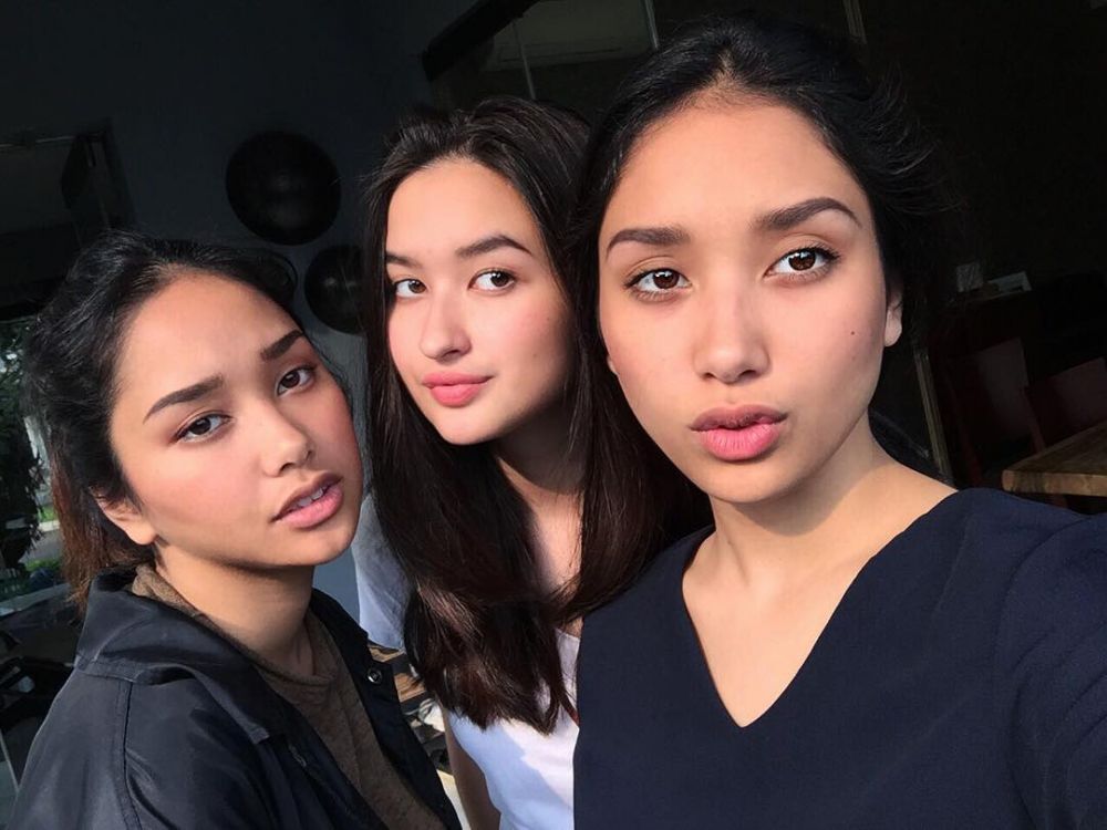 seleb dan sepasang saudara kembar © berbagai sumber