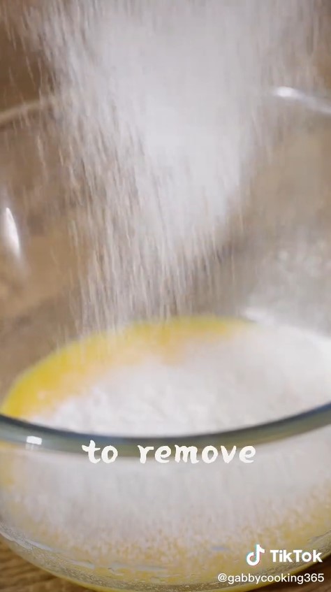 7 Cara mudah membuat chiffon cake tanpa oven, hasilnya super lembut dan empuk