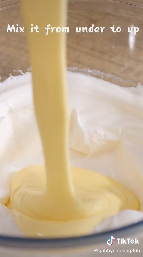 7 Cara mudah membuat chiffon cake tanpa oven, hasilnya super lembut dan empuk