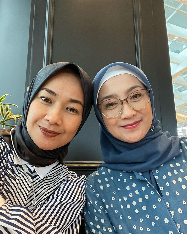 persahabatan Dina Lorenza Desy Ratnasari  Alya Rohali © berbagai sumber