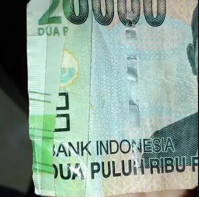 Cara nyeleneh benerin uang sobek Berbagai sumber