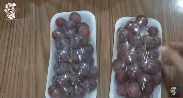 Bukan dibilas dengan air, begini trik menghilangkan lapisan lilin pada anggur