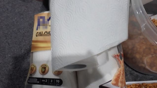 Pakai satu alat, begini cara meniriskan minyak goreng pada kacang bawang