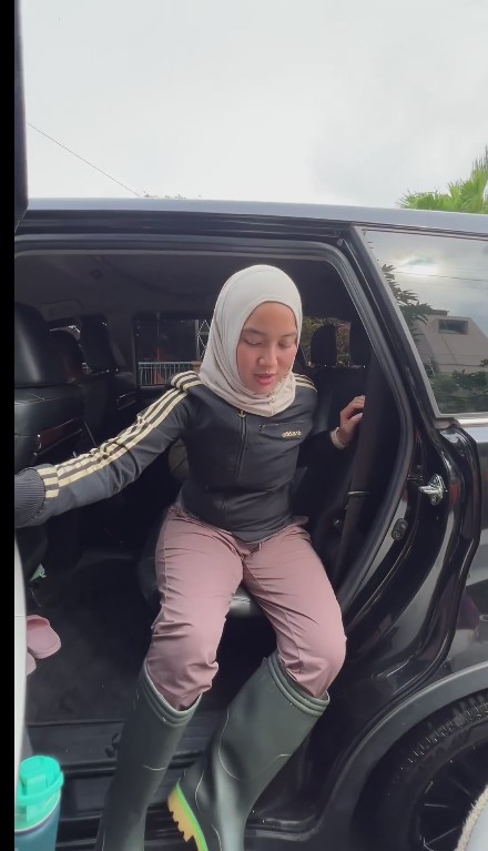 Chacha bantu korban banjir © Instagram