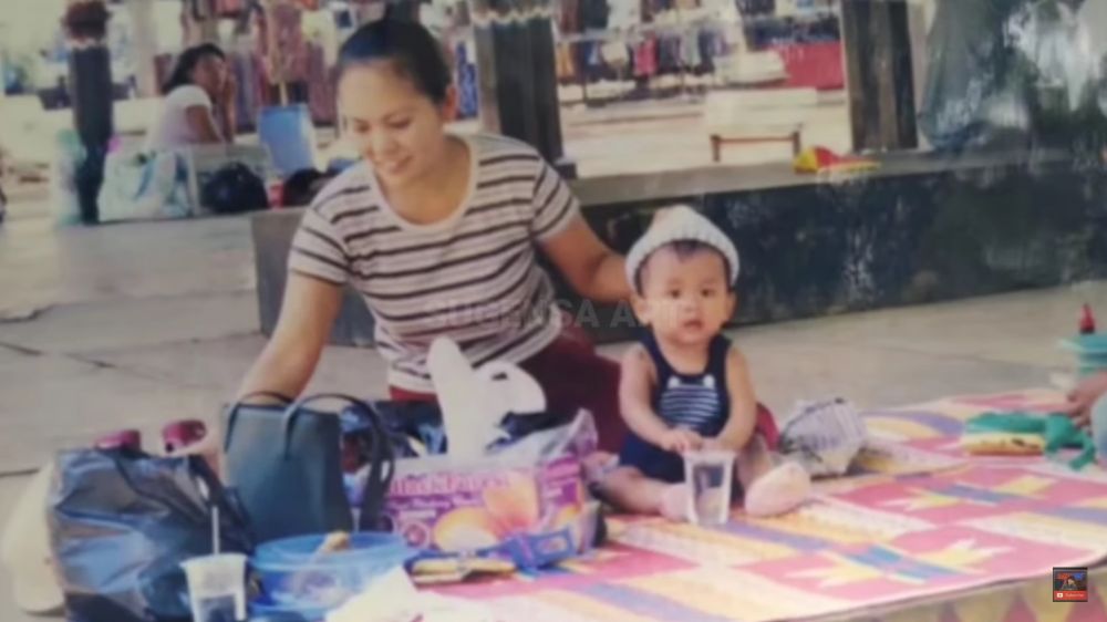 potret kenangan Tiko dan orangtua © berbagai sumber