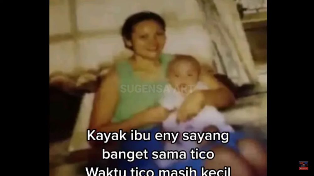 potret kenangan Tiko dan orangtua © berbagai sumber