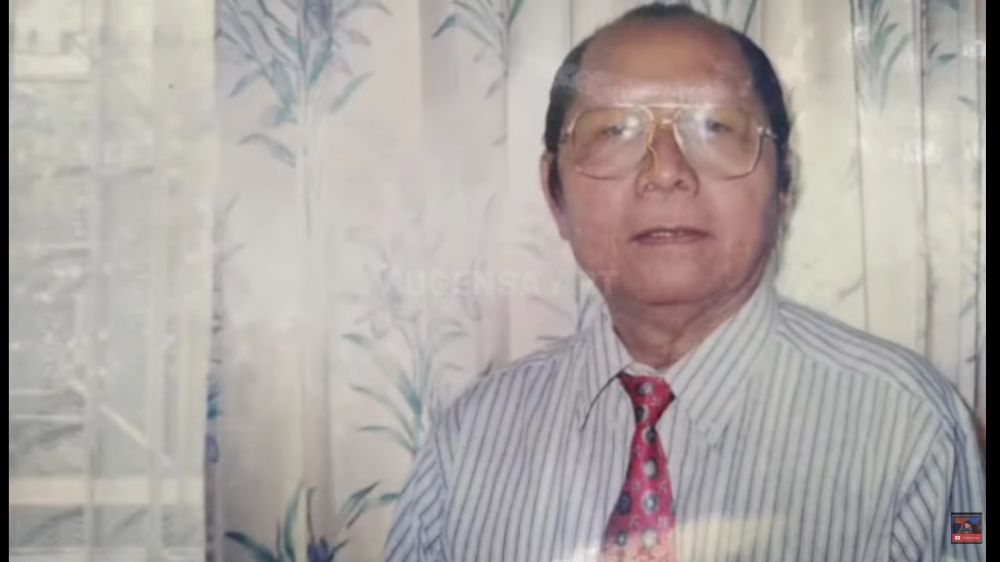 potret kenangan Tiko dan orangtua © berbagai sumber