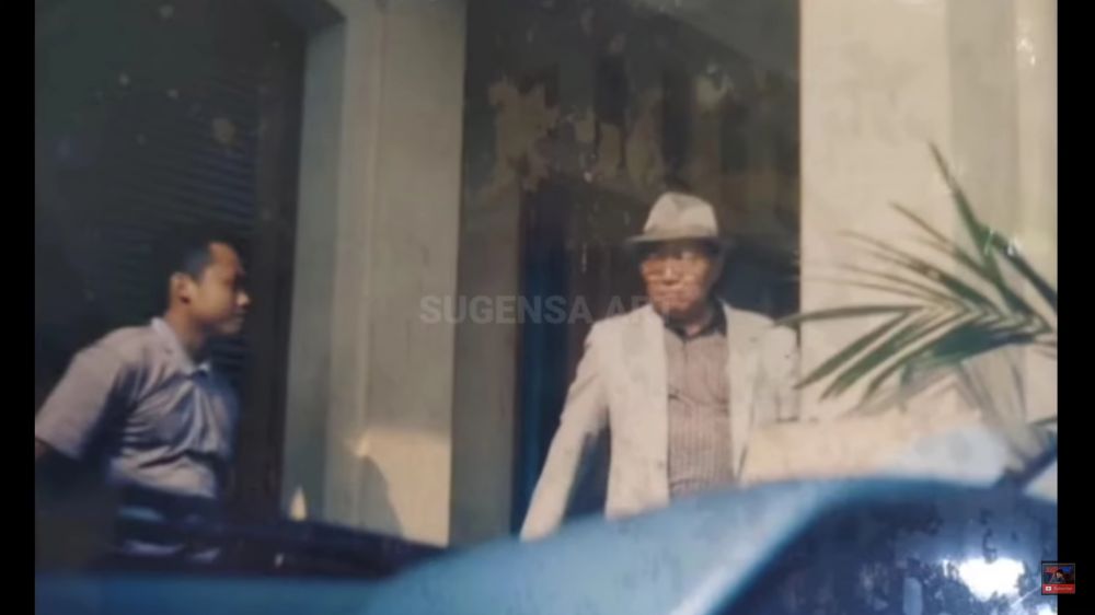 potret kenangan Tiko dan orangtua © berbagai sumber