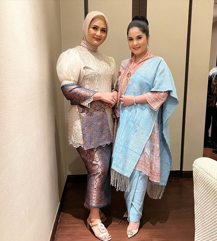 Annisa Pohan iklan sampo © berbagai sumber Annisa Pohan iklan sampo © berbagai sumber