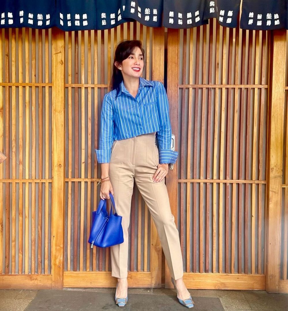 penampilan Ussy Sulistiawaty bergaya kasual © 2022 Instagram penampilan Ussy Sulistiawaty bergaya kasual © 2022 Instagram