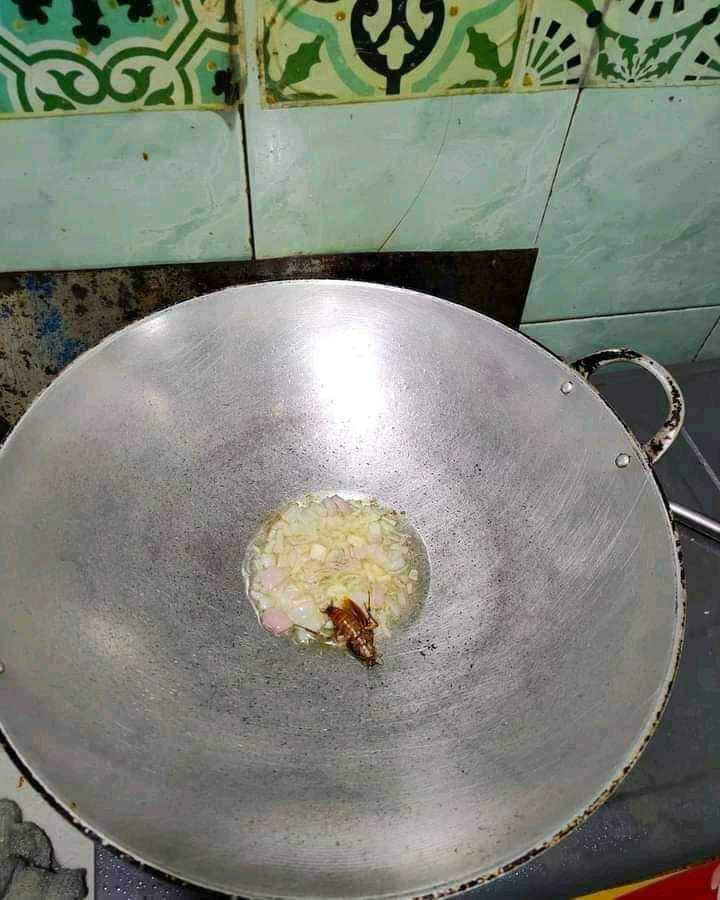 Momen apes saat memasak ini nyeseknya © 2023 brilio.net Momen apes saat memasak ini nyeseknya © 2023 brilio.net