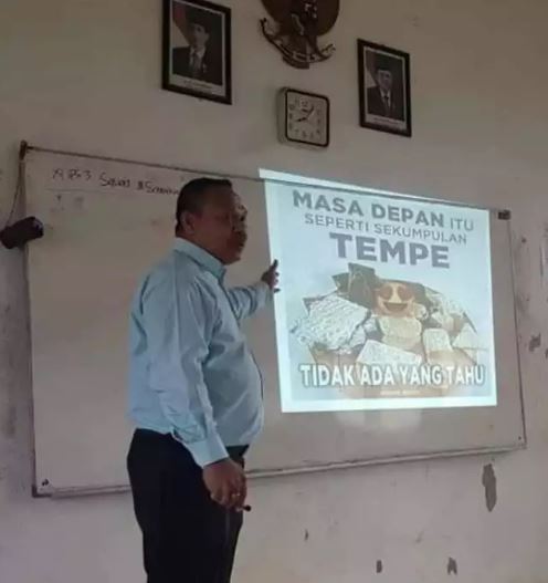 Penampakan nyeleneh di ruangan kelas Berbagai sumber