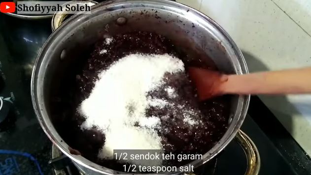 5 Cara bikin bubur ketan hitam yang lembut dan enak agar hemat gas