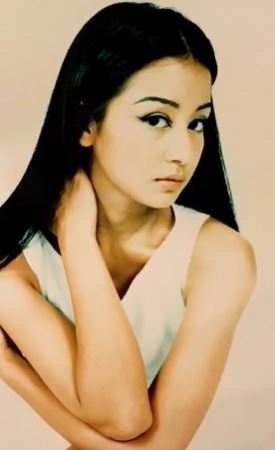 potret terbarunya Amaranggana © 2022 Instagram  potret terbarunya Amaranggana © 2022 Instagram