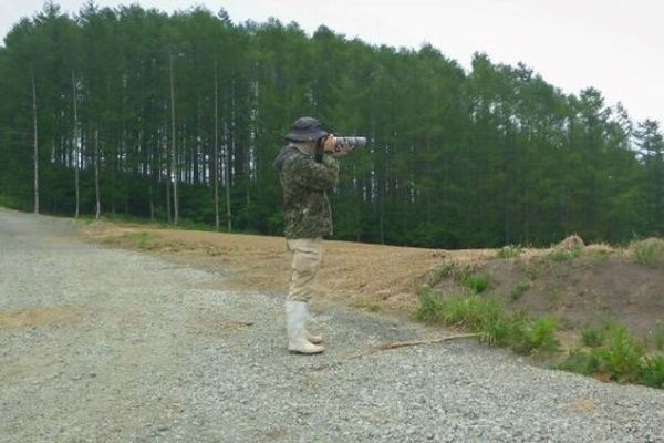 orang berdiri momennya kok bisa pas © berbagai sumber orang berdiri momennya kok bisa pas © berbagai sumber