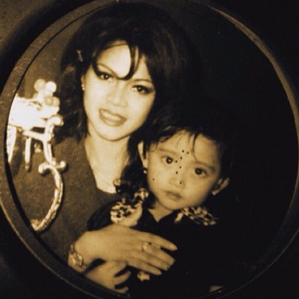 kebersamaan rachel vennya dan ibu dari kecil © instagram