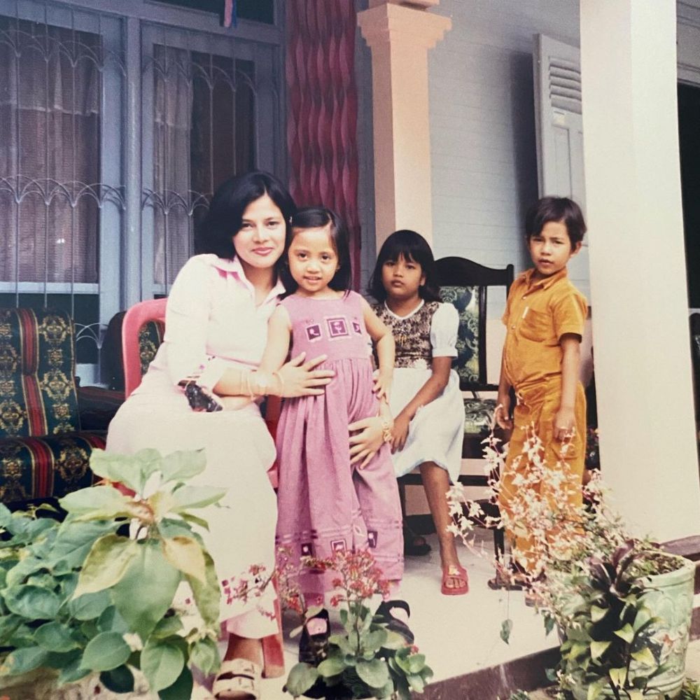 kebersamaan rachel vennya dan ibu dari kecil © instagram