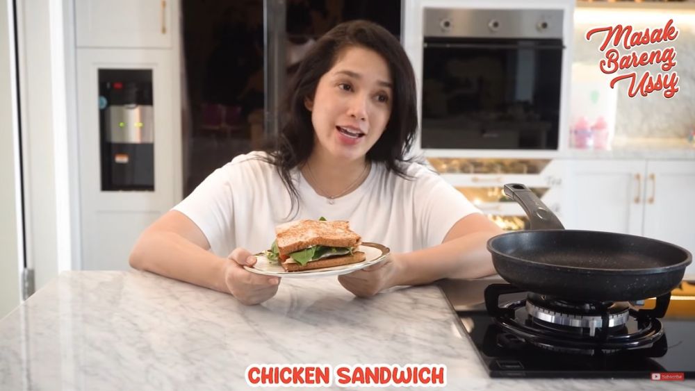 10 Menu makan sehat Ussy Sulistiawaty, bantu turunkan berat badan 28 kg