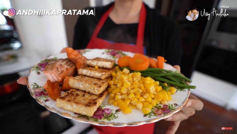 10 Menu makan sehat Ussy Sulistiawaty, bantu turunkan berat badan 28 kg