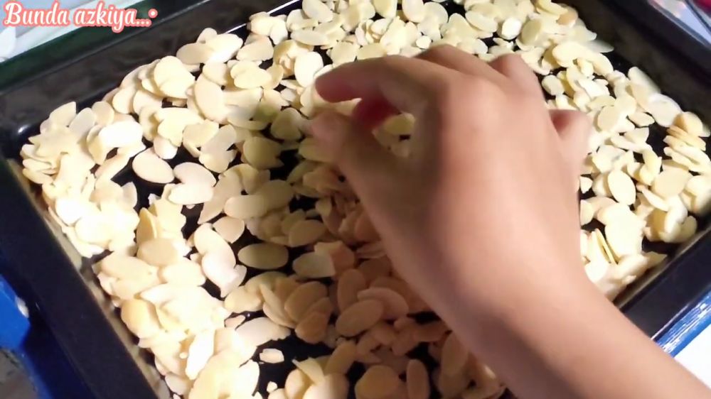 Trik memanggang almond slice agar warnanya cantik dan antigosong