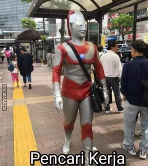 Potret orang cosplay Ultraman ini kocak abis Berbagai sumber