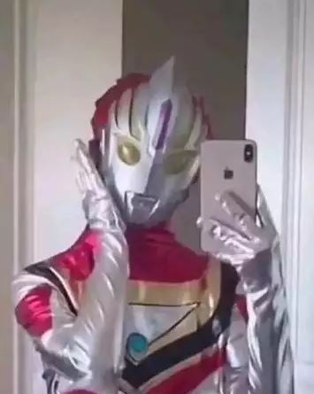 Potret orang cosplay Ultraman ini kocak abis Berbagai sumber