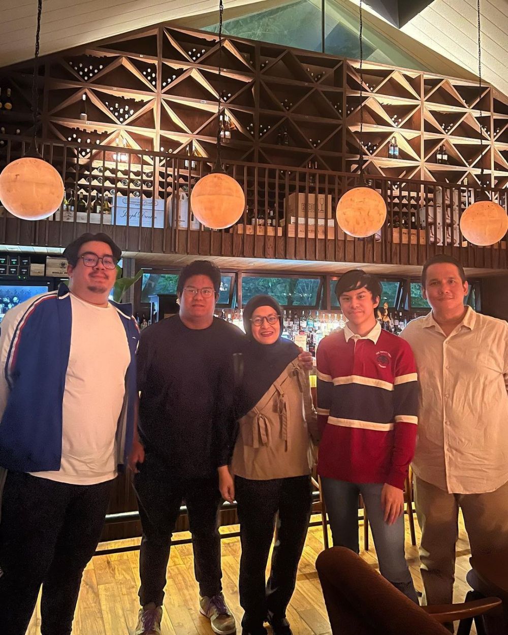 pesona Trianasari Arief istri Candy Satrio © 2022 Instagram pesona Trianasari Arief istri Candy Satrio © 2022 Instagram