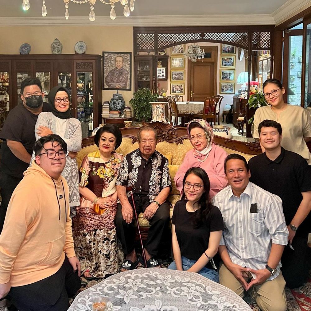 pesona Trianasari Arief istri Candy Satrio © 2022 Instagram pesona Trianasari Arief istri Candy Satrio © 2022 Instagram