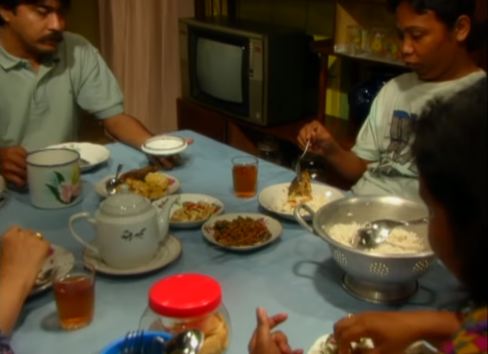 11 Menu masakan rumahan di Si Doel Anak Sekolahan, komplet dan sederhana