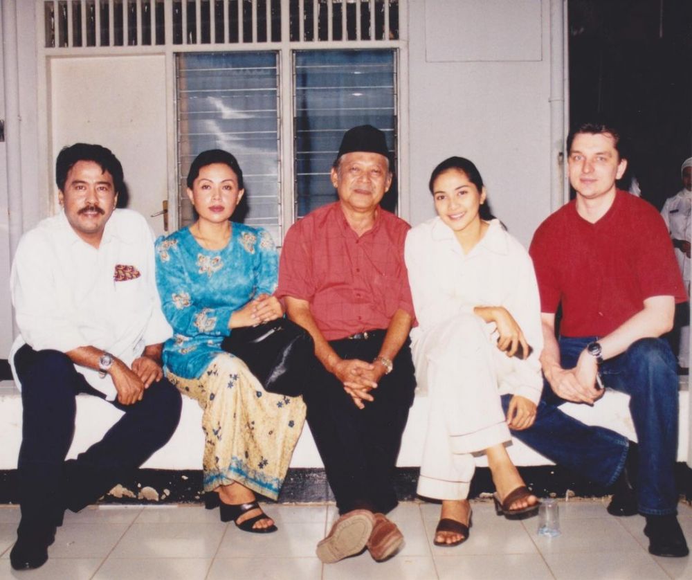 Potret di balik syuting Si Doel yang jarang terekspos Berbagai sumber