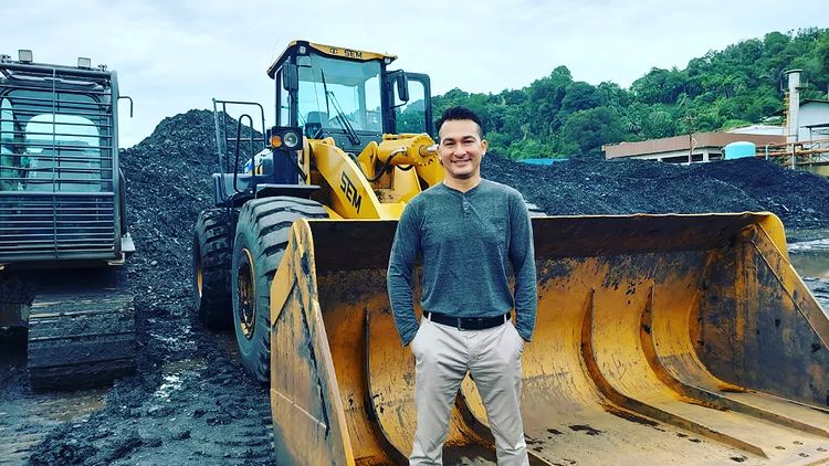 Santana Sartan Hendri suami Zaenab Si Doel © berbagai sumber