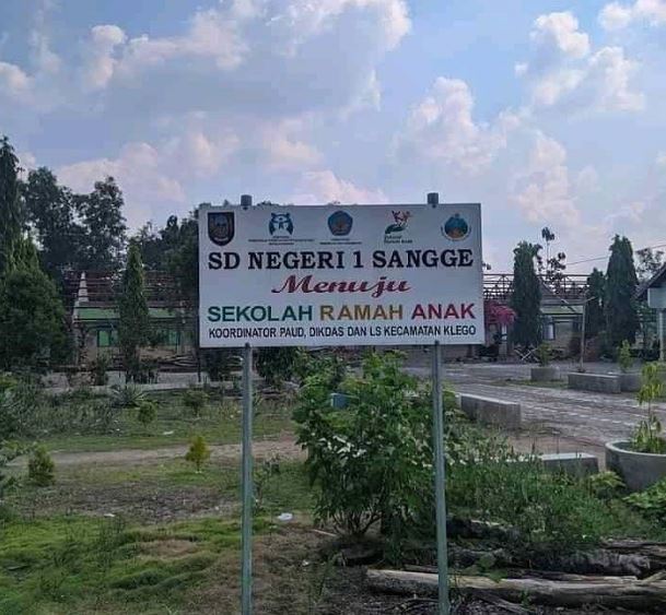 Potret plang di jalanan gambarnya nyeleneh abis Berbagai sumber Potret plang di jalanan gambarnya nyeleneh abis Berbagai sumber