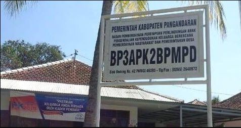 Potret plang di jalanan gambarnya nyeleneh abis Berbagai sumber Potret plang di jalanan gambarnya nyeleneh abis Berbagai sumber