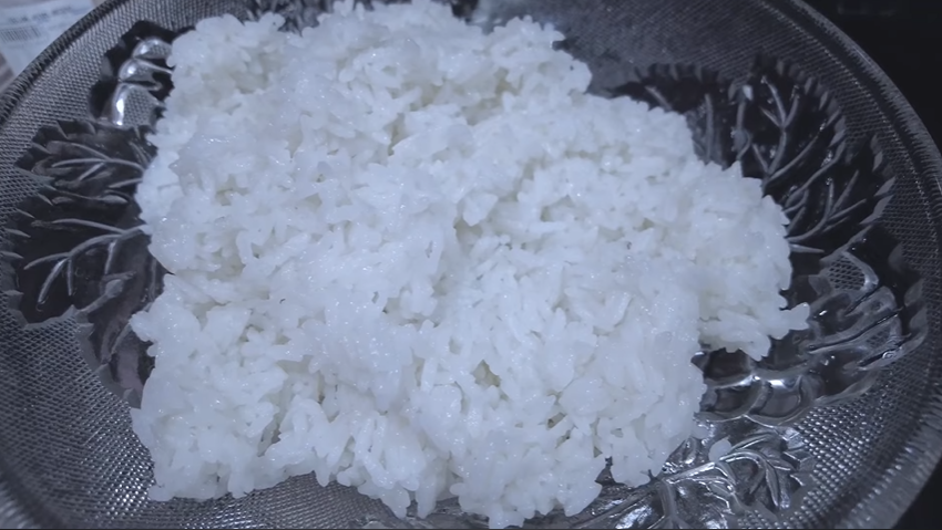 Cara menanak nasi pakai panci presto, lebih cepat pulen hanya dalam 10 menit