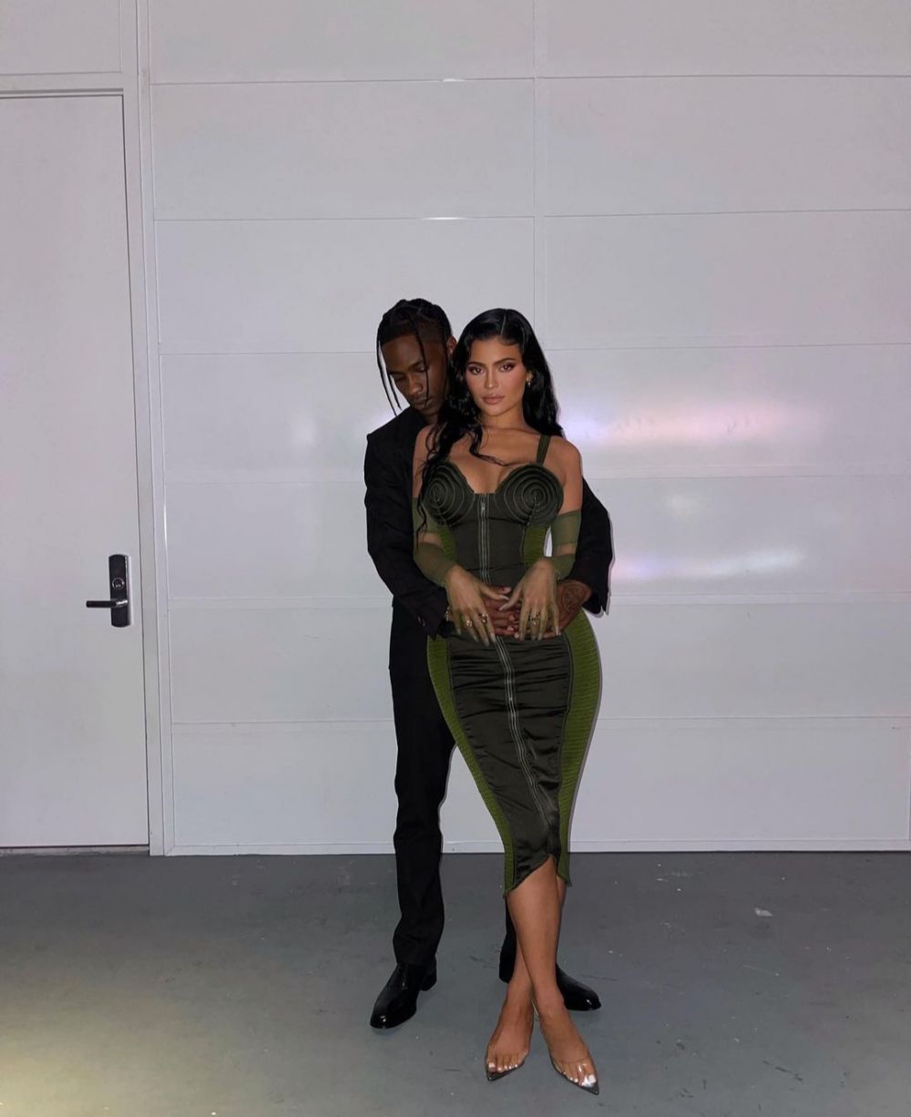 kisah perjalanan cinta Kylie Jenner dan Travis Scott © 2023 brilio.net
