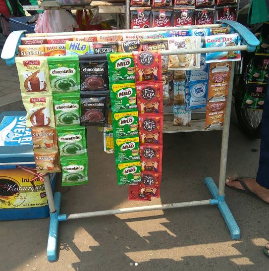 Tingkah nyeleneh orang saat jualan © 2022 berbagai sumber