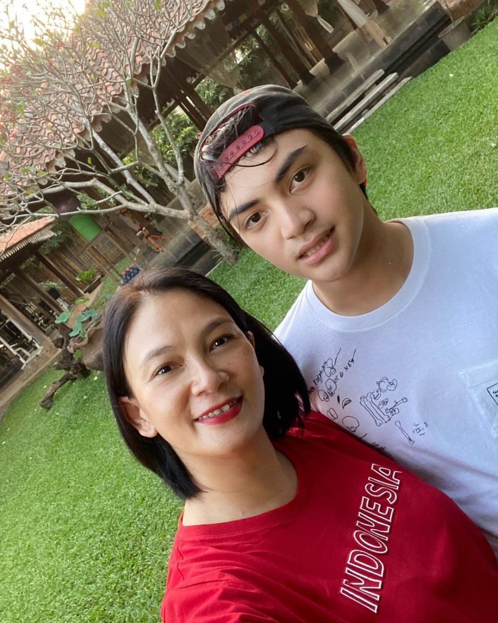 seleb bareng putranya kerap dikira sejoli © Instagram seleb bareng putranya kerap dikira sejoli © Instagram