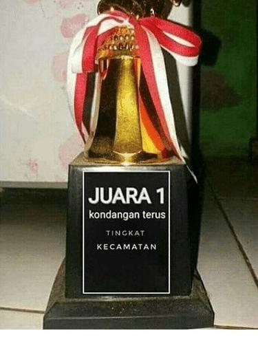 potret tulisan kocak di hadiah juara 1 © berbagai sumber potret tulisan kocak di hadiah juara 1 © berbagai sumber